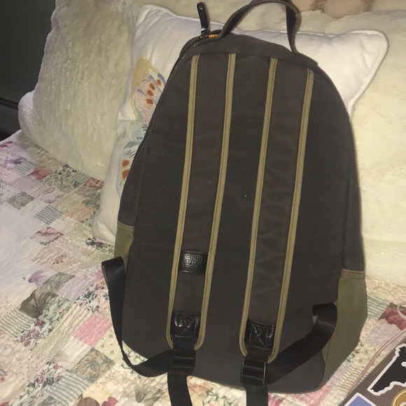 Olive green backpack - Picture 3 of 3